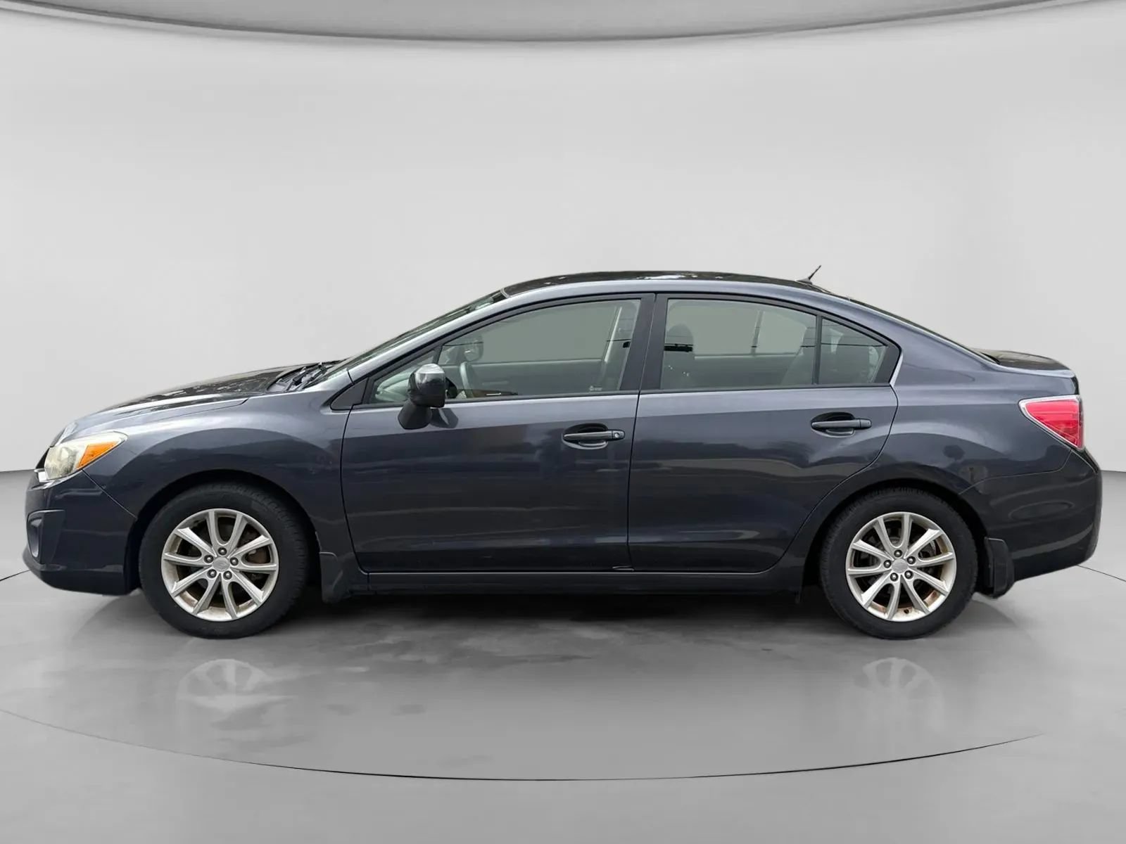 Used 2014 Subaru Impreza 2.0i Premium AWD/4WD image 2