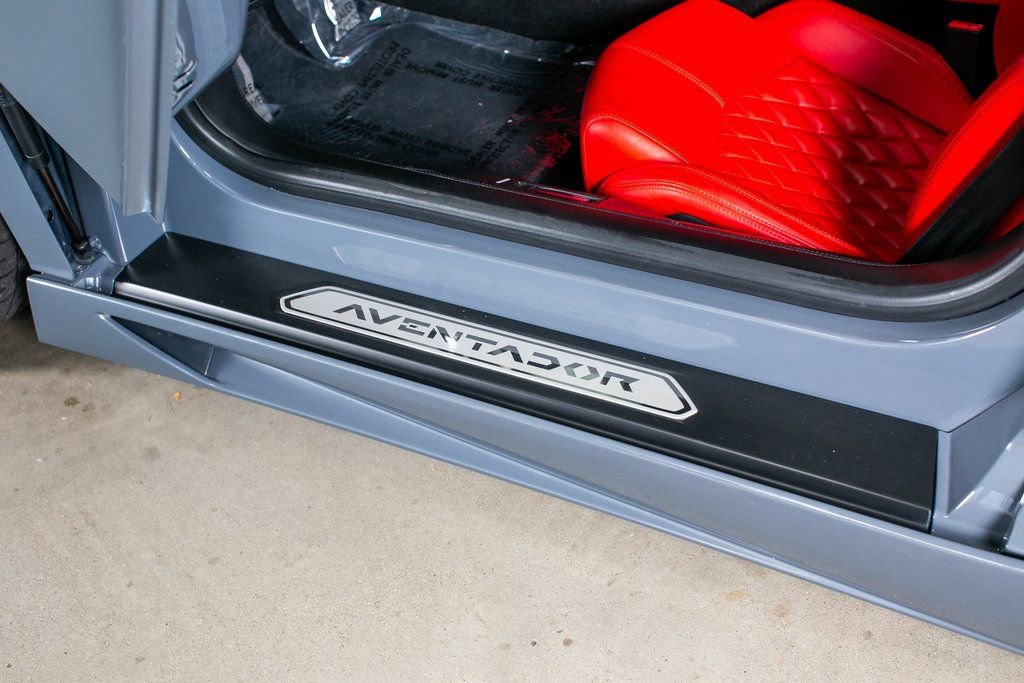 Used 2013 Lamborghini Aventador LP 700-4 image 30