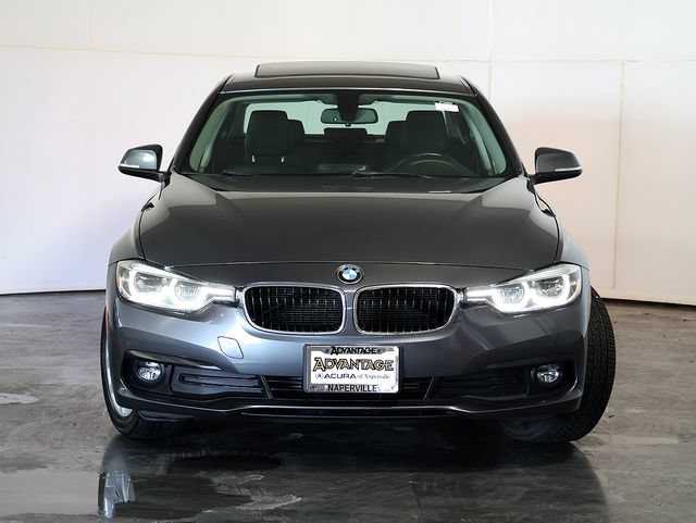 Used 2018 BMW 320i xDrive Sedan w/ Convenience Package AWD/4WD image 9