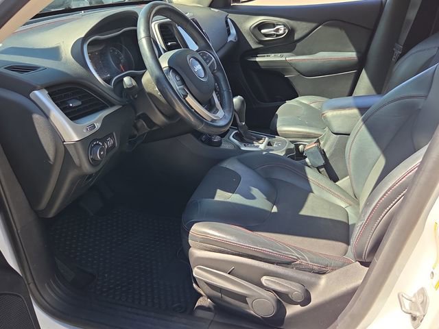 Used 2016 Jeep Cherokee Trailhawk w/ Cold Weather Group image 11