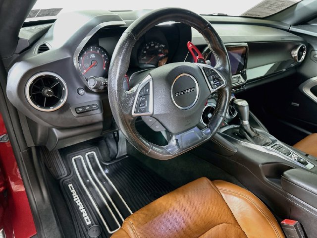 Used 2016 Chevrolet Camaro LT RWD image 11