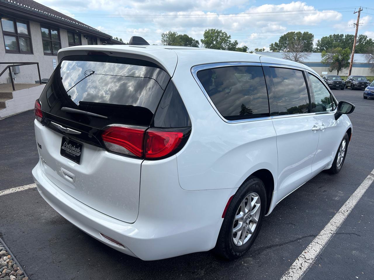 Used 2024 Chrysler Voyager LX FWD image 3