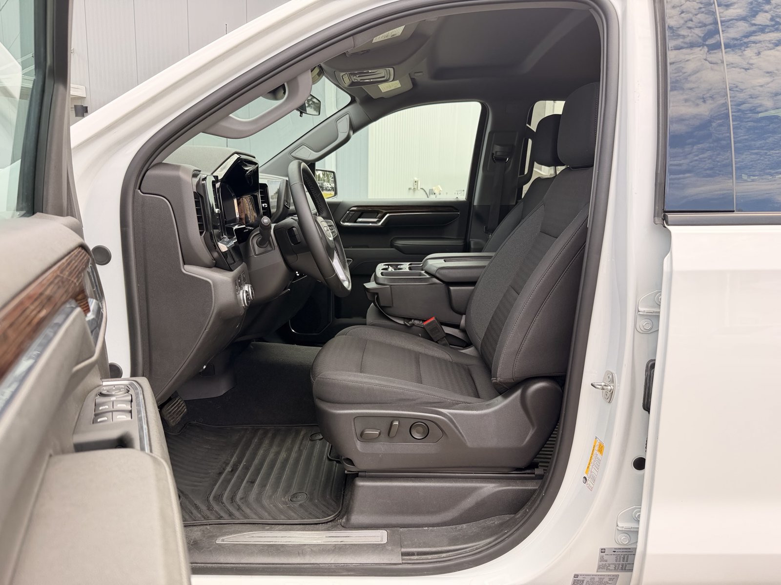 Used 2024 GMC Sierra 1500 Elevation AWD/4WD image 14