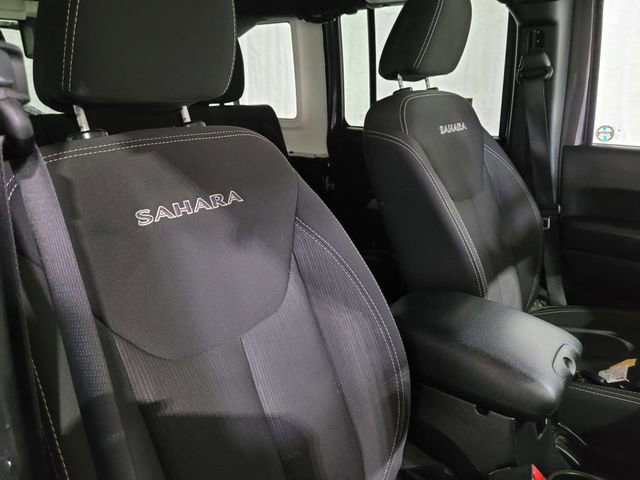 Used 2018 Jeep Wrangler Unlimited Sahara w/ Connectivity Group image 51