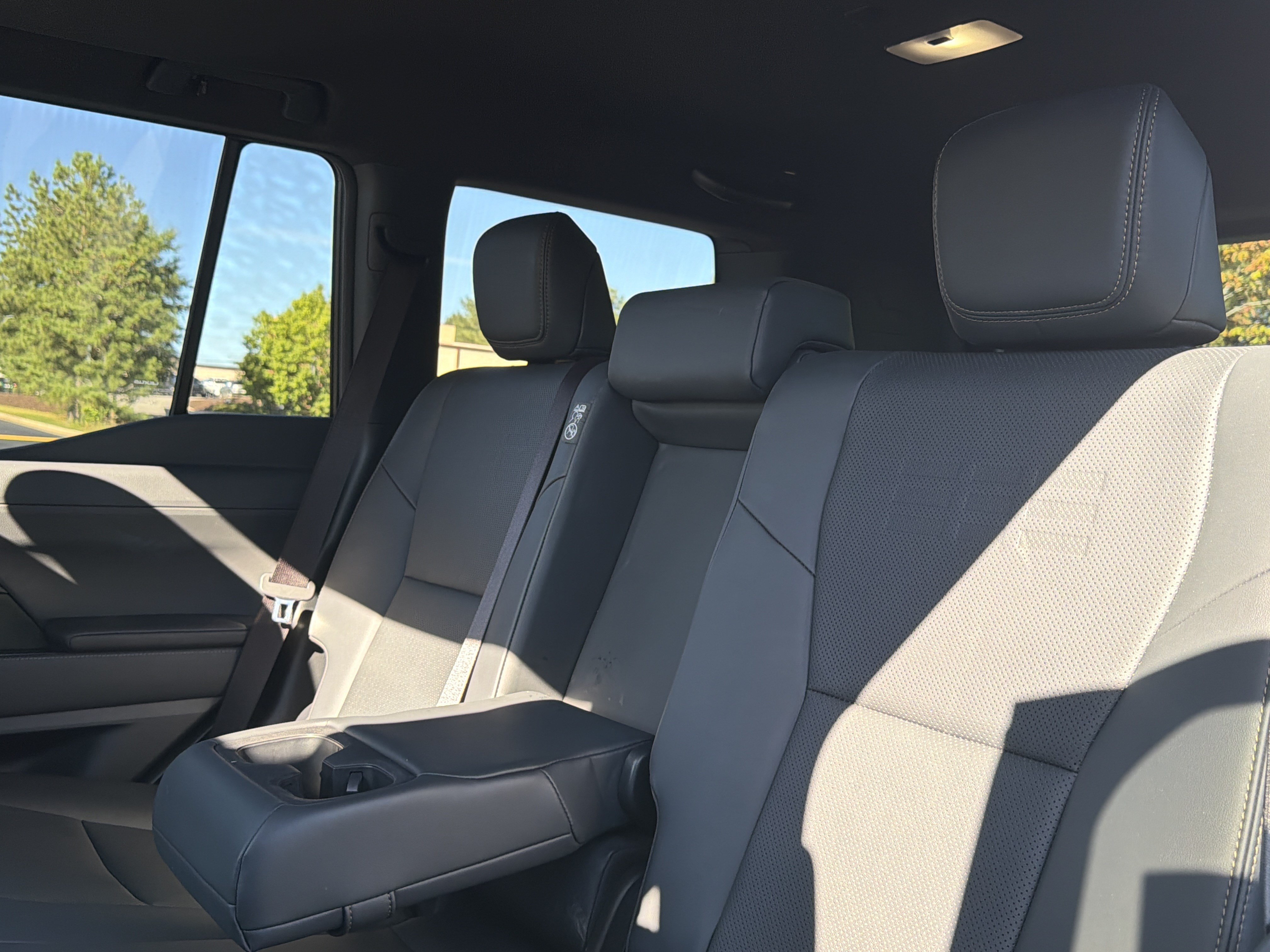 Used 2025 Lexus GX 550 AWD/4WD image 9
