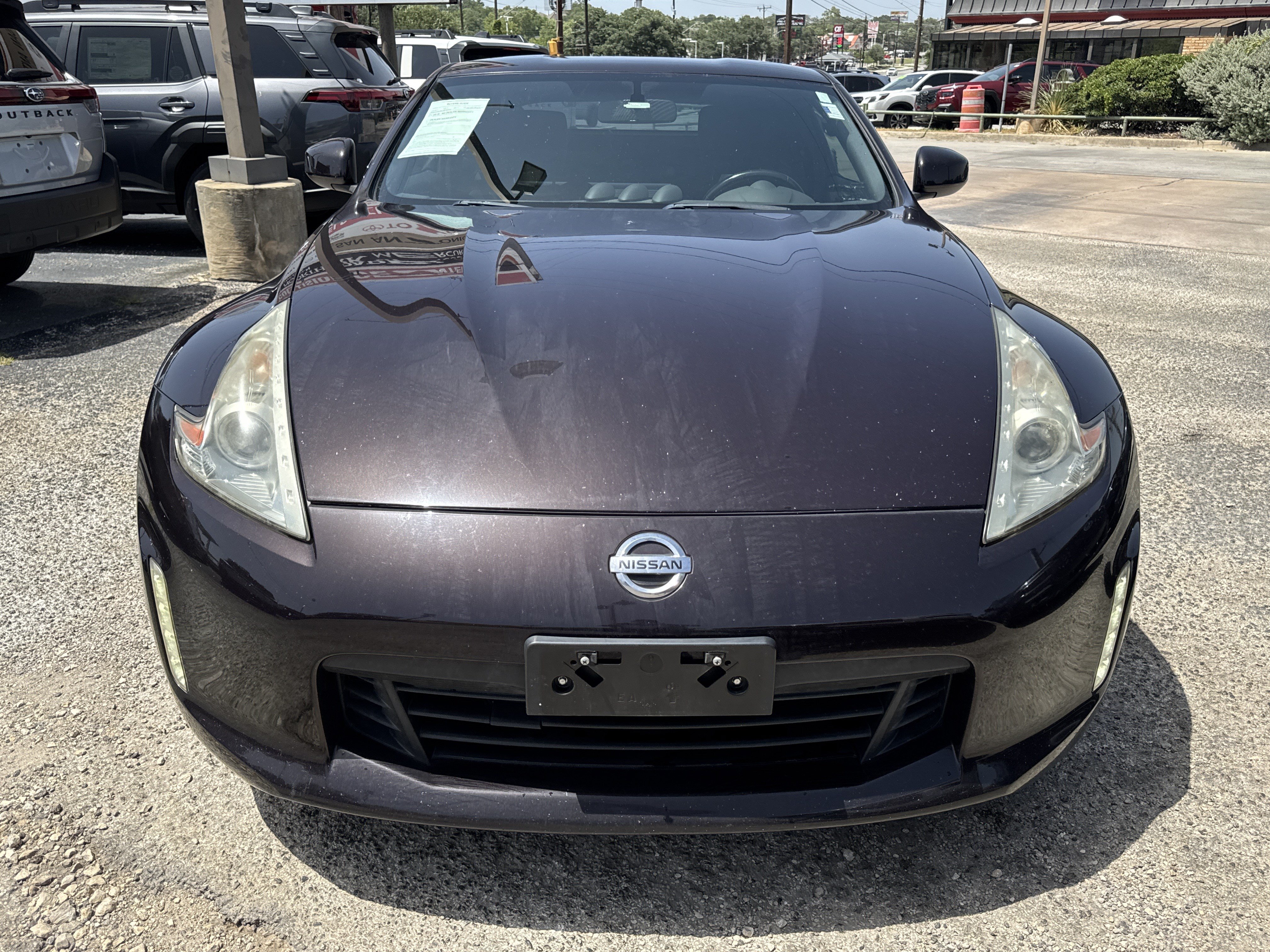 Used 2017 Nissan 370Z Coupe RWD image 8