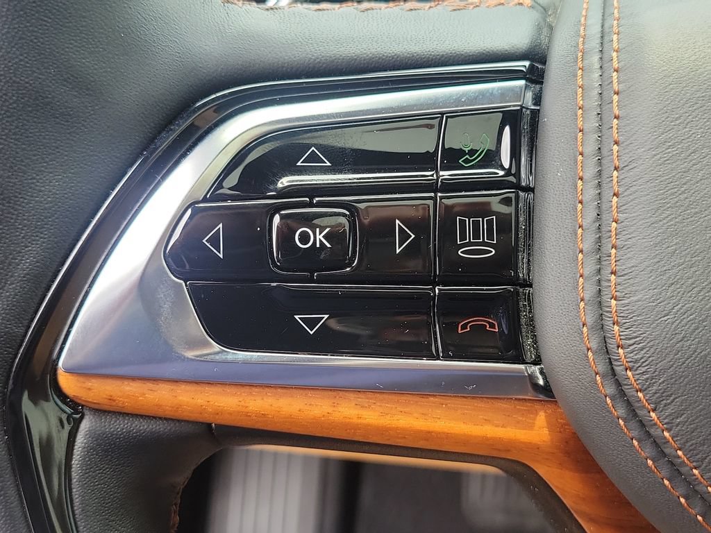 Used 2022 Jeep Grand Cherokee Summit AWD/4WD image 24