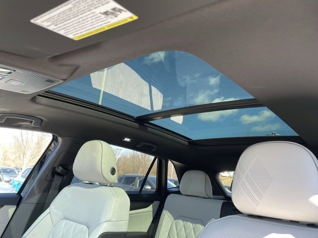 New 2025 Volkswagen Atlas Cross Sport SEL Premium R-Line image 21