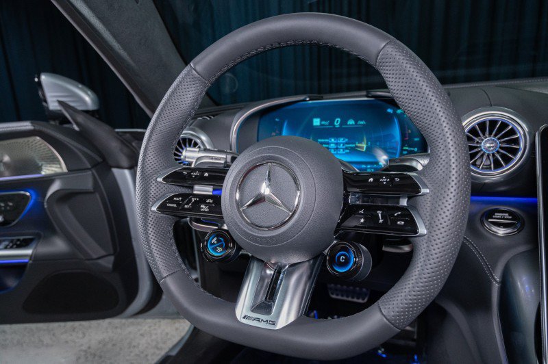 New 2026 Mercedes-Benz SL 63 AMG S e Performance 4MATIC image 20