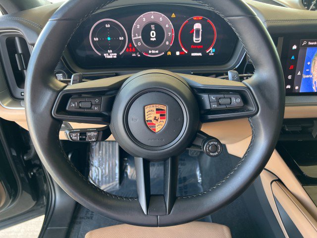 Used 2024 Porsche Cayenne Coupe image 26