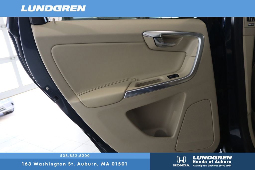 Used 2015 Volvo XC60 T6 w/ Proximity Package image 13
