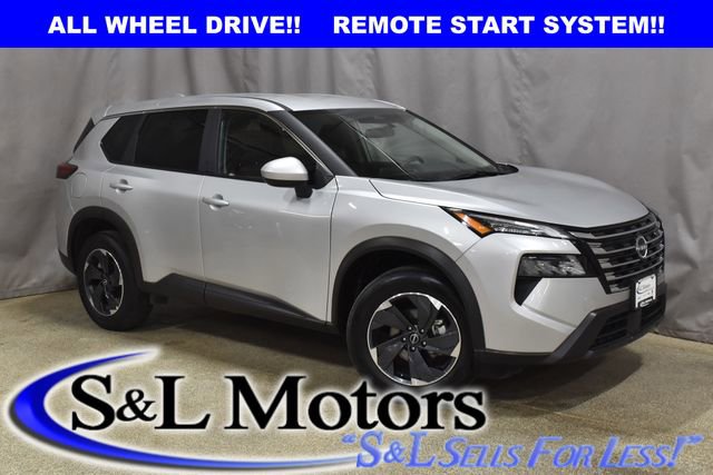 Used 2025 Nissan Rogue SV AWD/4WD image 4