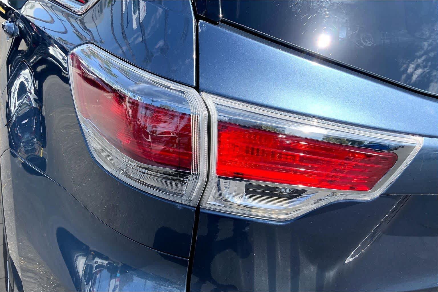 Used 2015 Toyota Highlander XLE FWD image 28