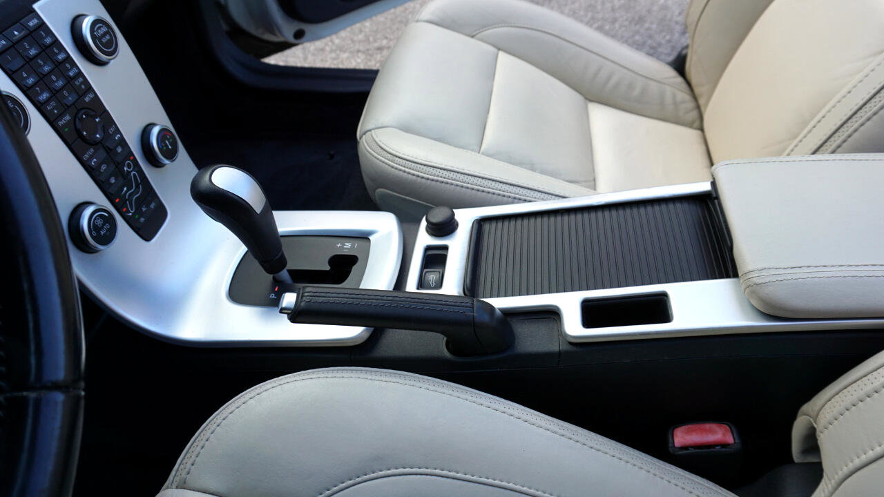 Used 2011 Volvo C70 T5 image 23