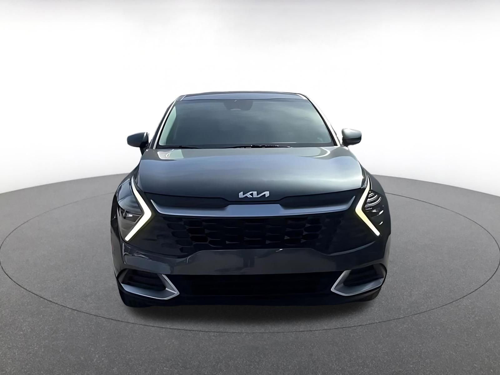 Used 2025 Kia Sportage LX image 5