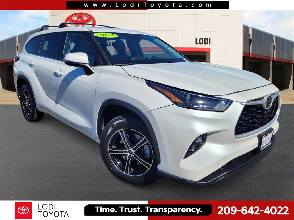 Used 2022 Toyota Highlander LE