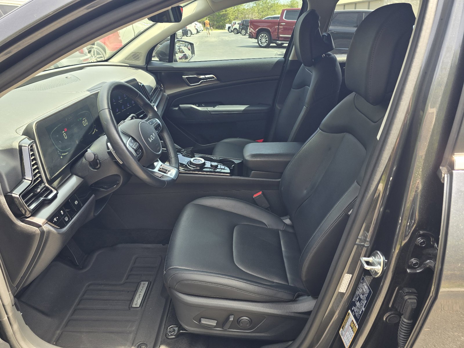 Used 2023 Kia Sportage EX AWD/4WD image 12