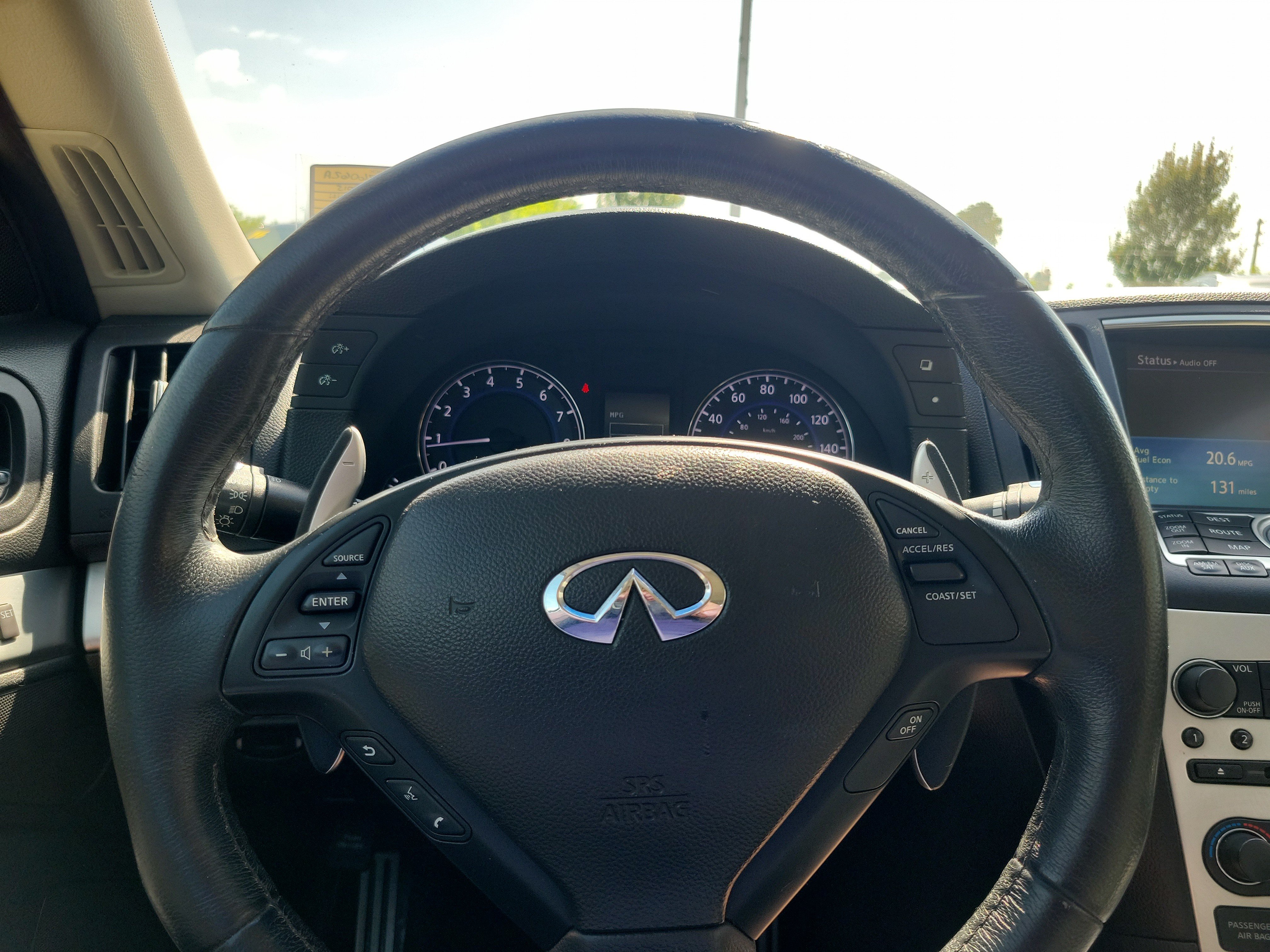 Used 2015 INFINITI Q60 Convertible w/ Premium Package RWD image 16