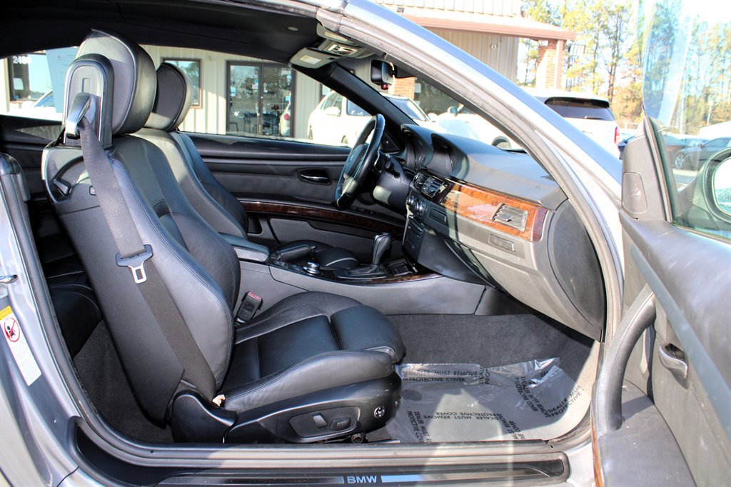 Used 2008 BMW 335i Convertible image 21