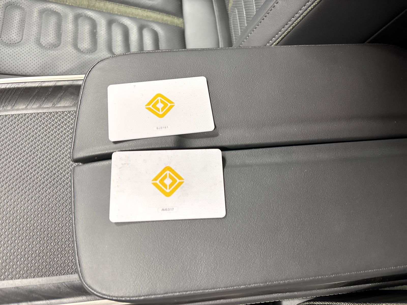 Used 2023 Rivian R1S Adventure image 31