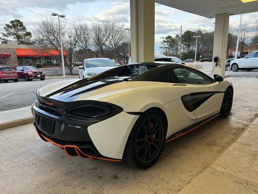 Used 2018 McLaren 570S Spider image 26