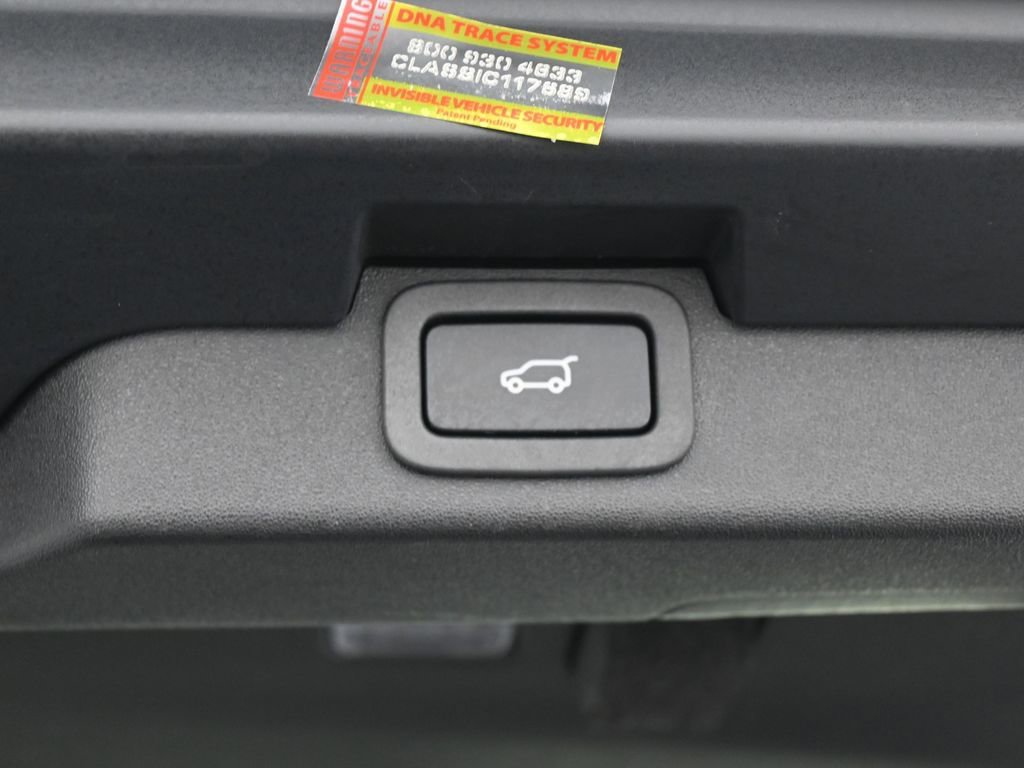 Used 2020 Land Rover Discovery SE image 36