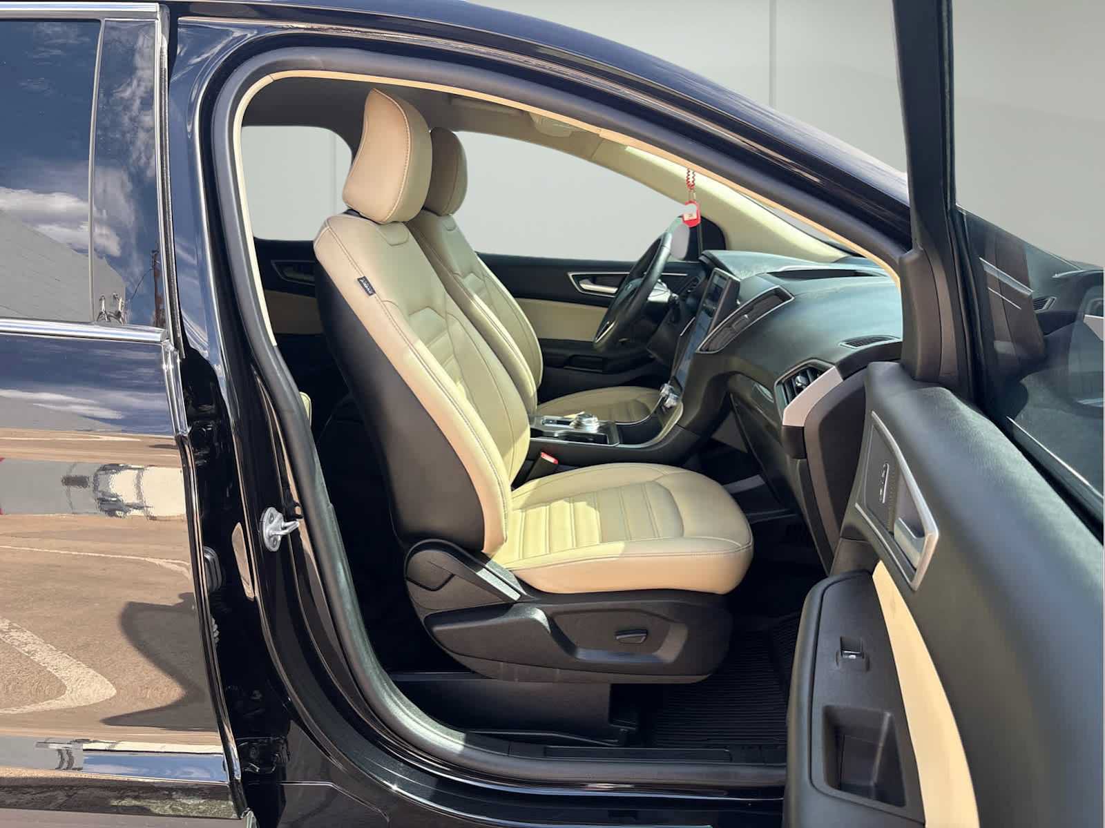 Used 2023 Ford Edge SEL w/ Convenience Package AWD/4WD image 16