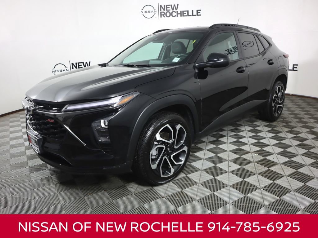 Used 2024 Chevrolet Trax RS image 1