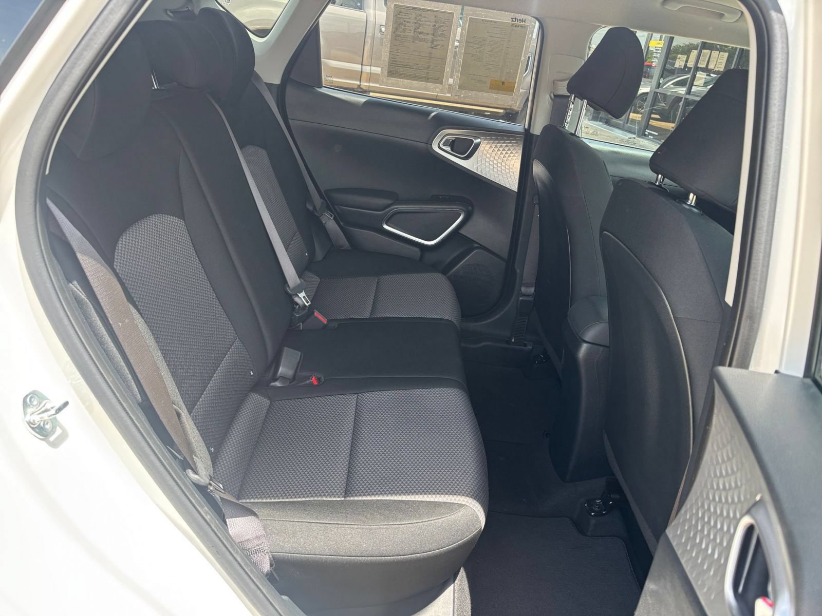 Used 2025 Kia Soul LX w/ LX Technology Package FWD image 23