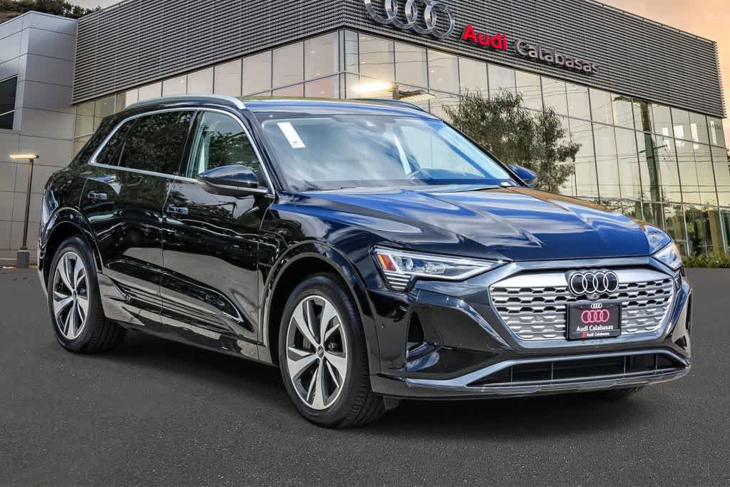 Used 2024 Audi Q8 e-tron Premium Plus AWD/4WD image 5