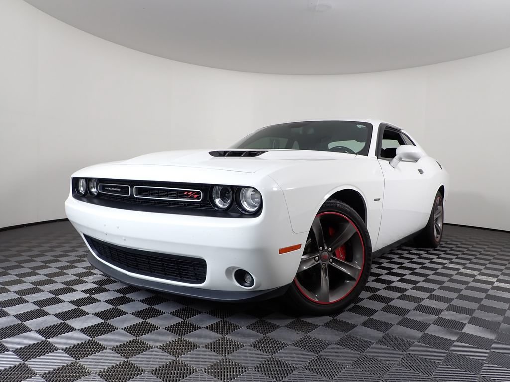 Used 2017 Dodge Challenger R/T w/ Cold Weather Group RWD image 10