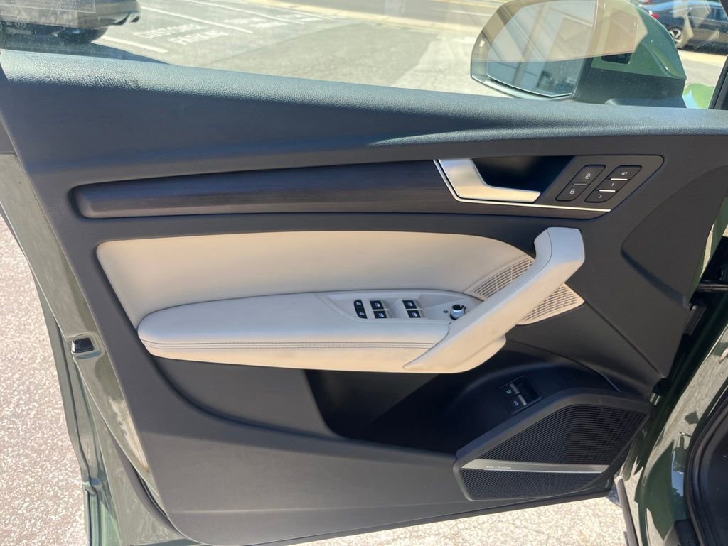 Used 2021 Audi Q5 e Premium Plus AWD/4WD image 8