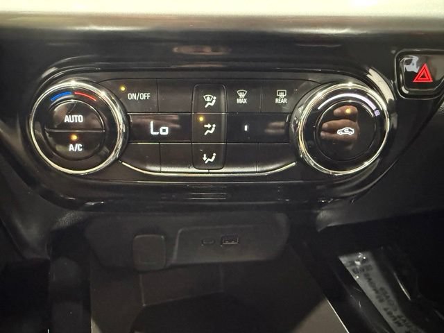 Used 2025 Chevrolet Trax LT FWD image 35