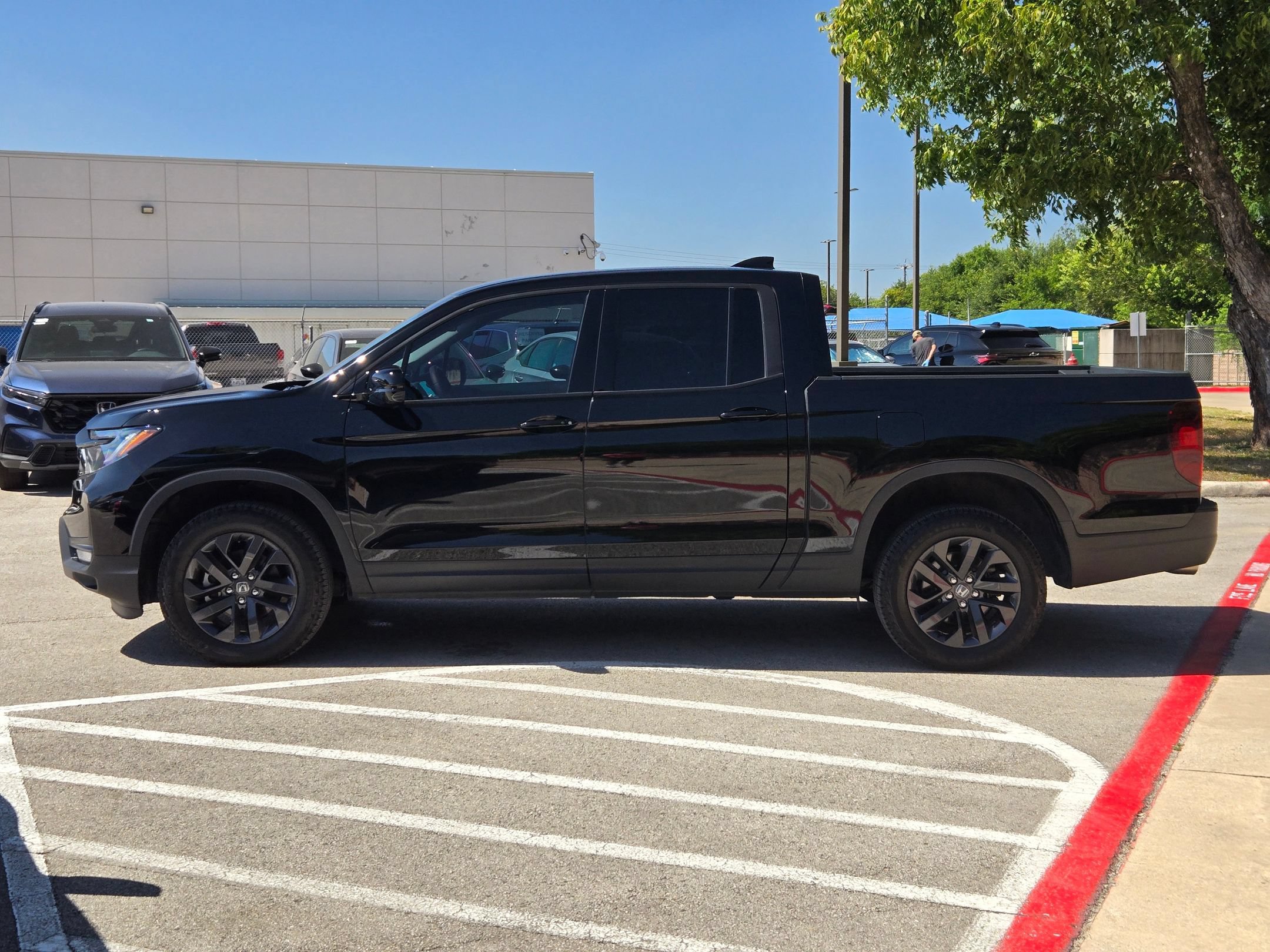 Used 2025 Honda Ridgeline Sport image 6