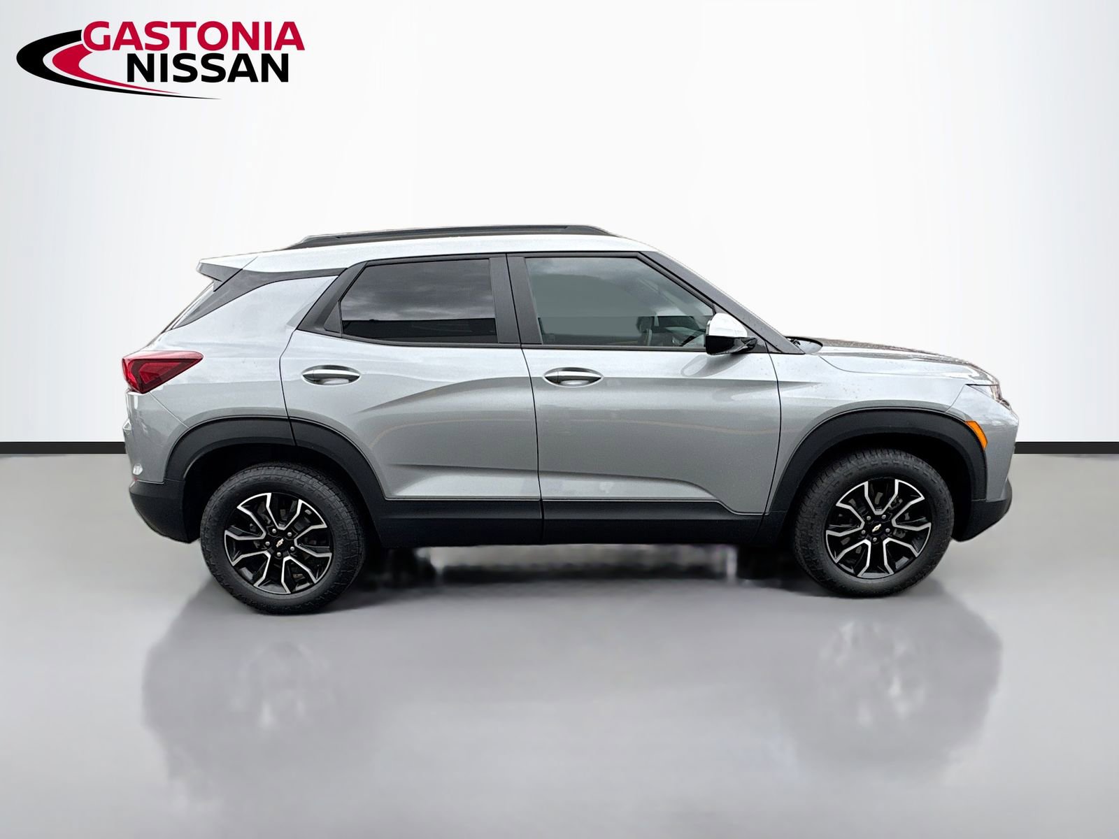 Used 2023 Chevrolet TrailBlazer ACTIV w/ Sun and Liftgate Package image 10