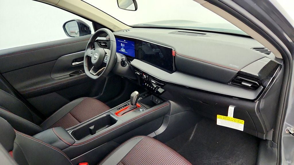 Used 2026 Nissan Kicks SR FWD image 23