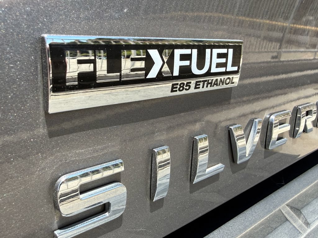 Used 2009 Chevrolet Silverado 1500 LT w/ Regional Value Package RWD image 8