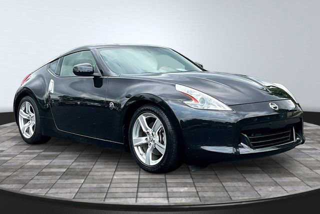 Used 2012 Nissan 370Z Coupe RWD image 3