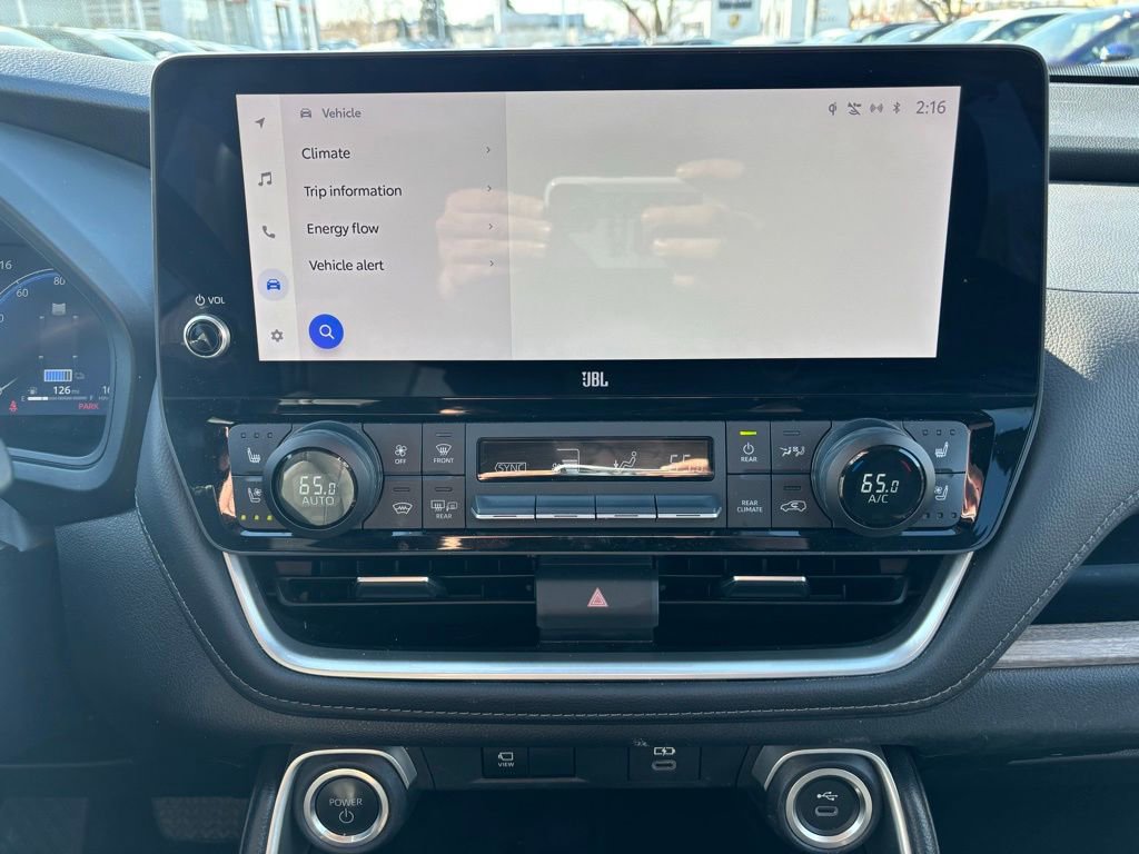 Used 2024 Toyota Grand Highlander Limited image 11