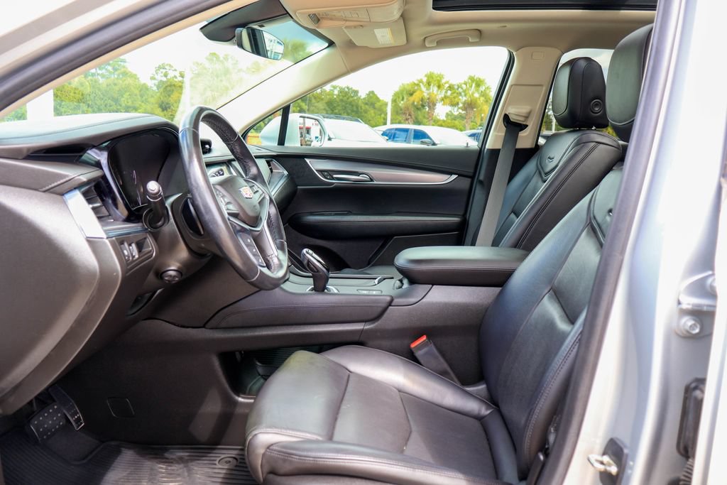 Used 2019 Cadillac XT5 Premium Luxury w/ Driver Assist Package FWD image 9