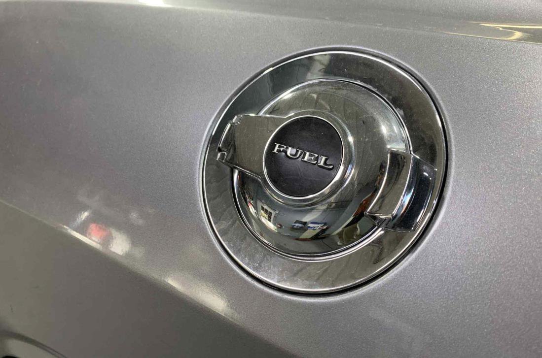 Used 2016 Dodge Challenger SXT image 31