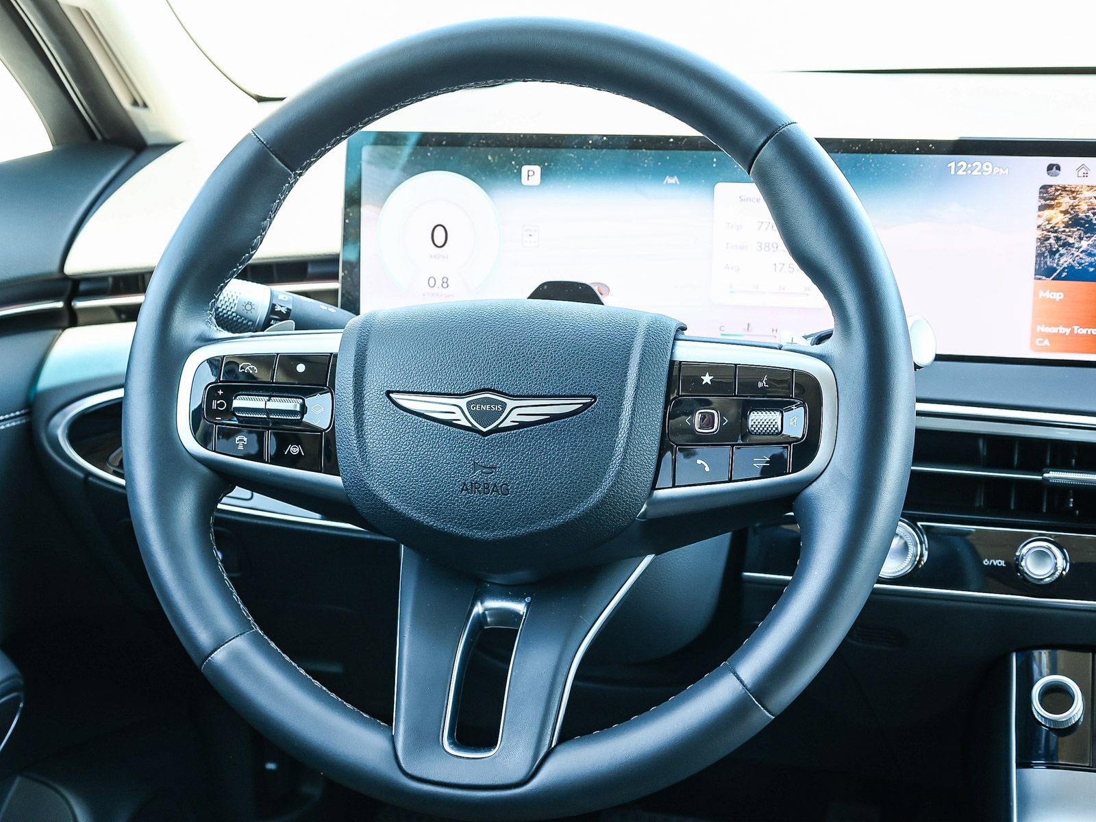 Used 2026 Genesis GV70 2.5T Select image 16