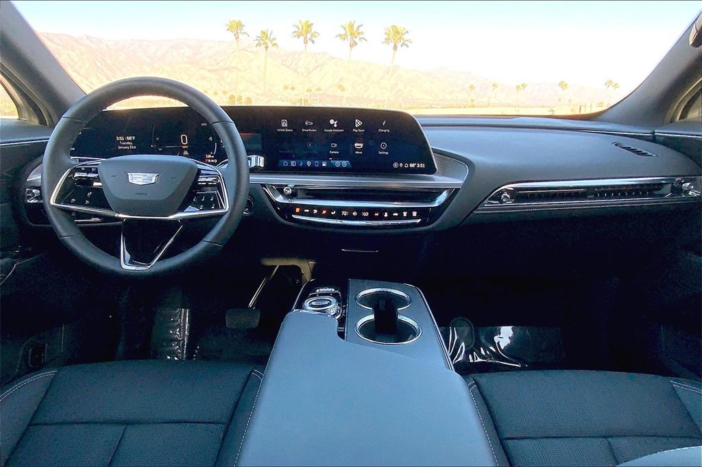 New 2025 Cadillac Lyriq Luxury image 7