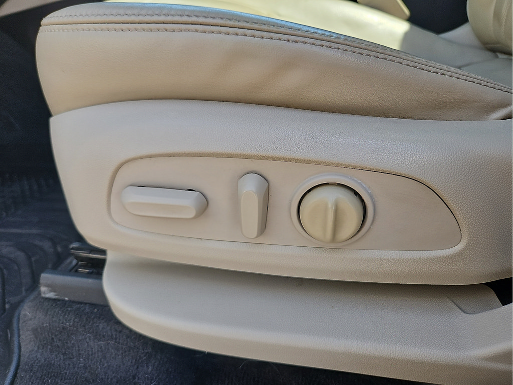 Used 2018 Buick Enclave Essence FWD image 14