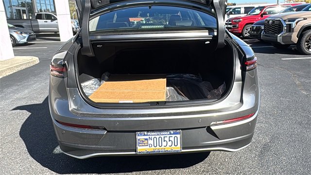 New 2026 Toyota Crown Platinum image 12