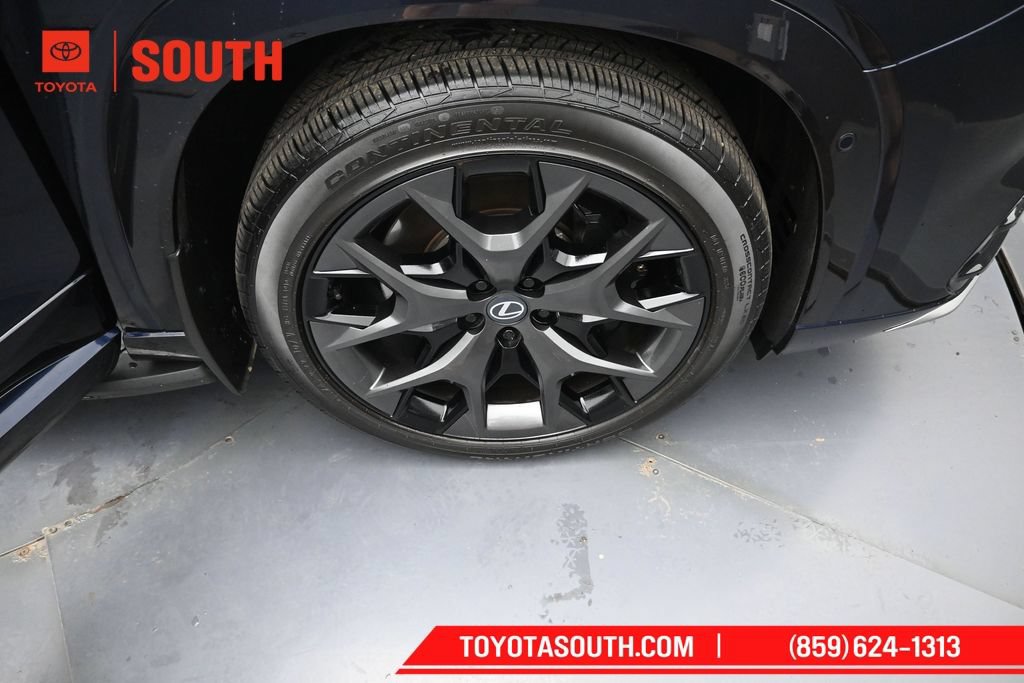 Used 2026 Lexus TX 500h AWD w/ Technology Package image 40