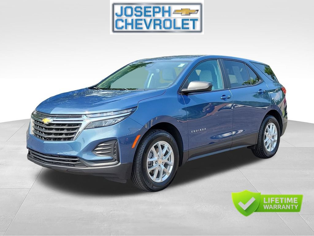 Used 2024 Chevrolet Equinox LS w/ LS Convenience Package FWD image 2