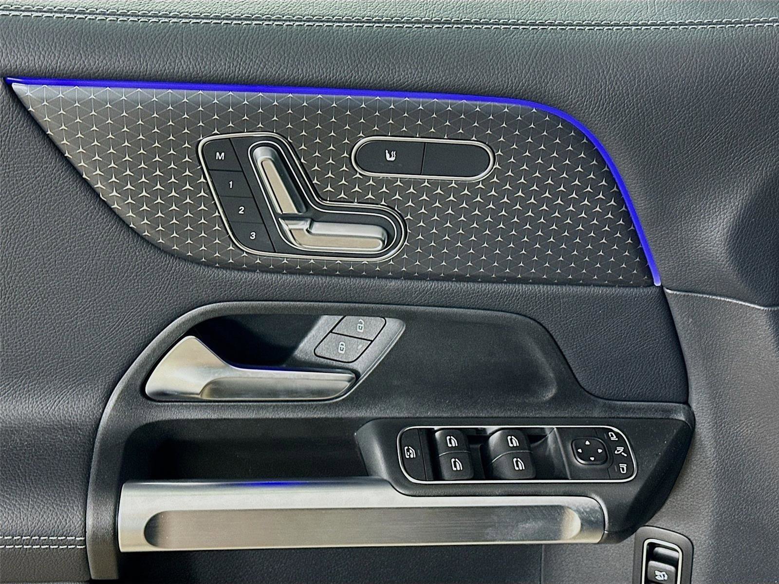 Certified 2025 Mercedes-Benz GLB 250 4MATIC image 23