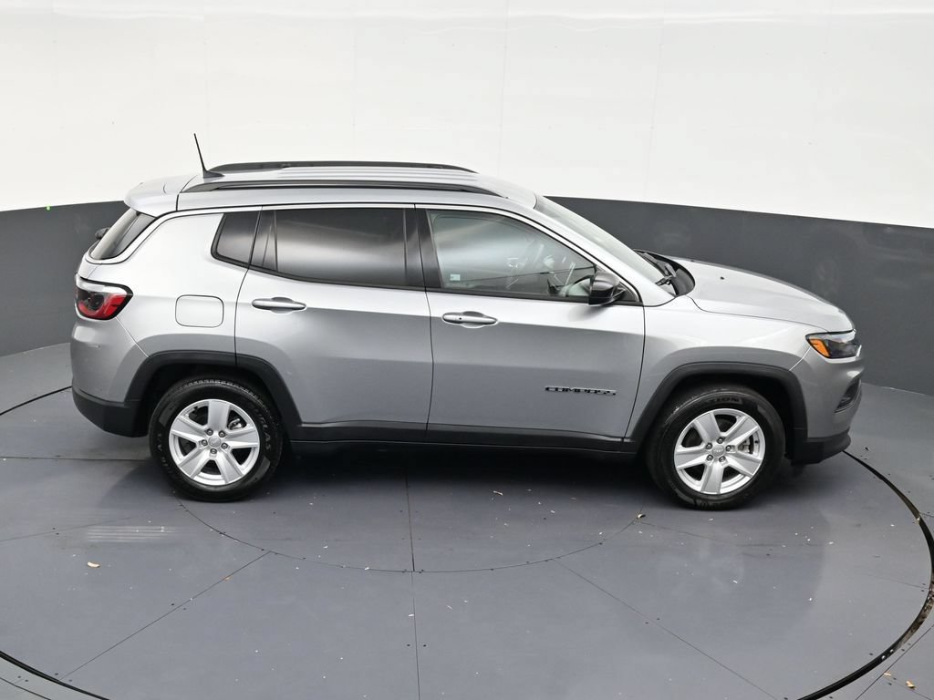 Used 2022 Jeep Compass Latitude FWD image 18