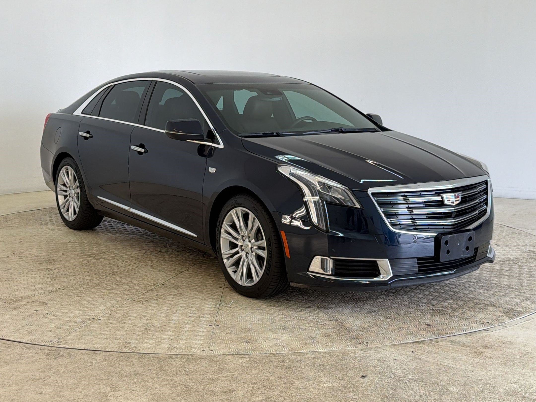 Used 2018 Cadillac XTS Luxury w/ Driver Awareness Package FWD image 7